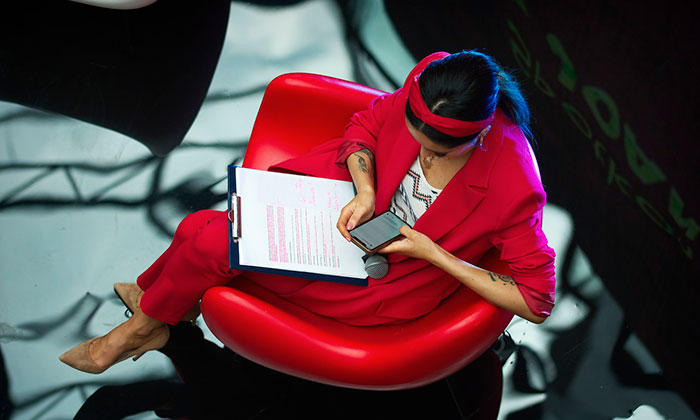 Телеведущий-1